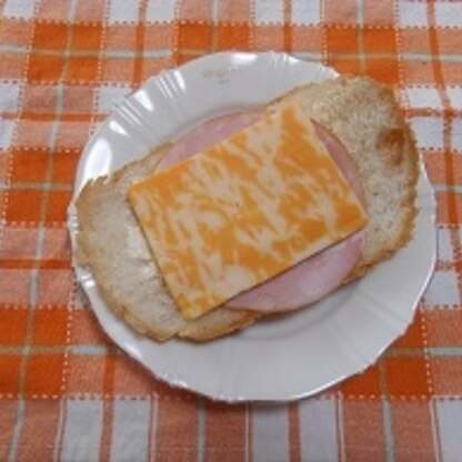 mimi2385さん、こんにちは♪私の朝食に作りました。食パンですみませんm(__)m
美味しかったです。ごちそうさまでした(*^_^*)